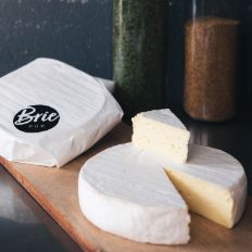 Product Stage PDP product shot Brie Pur Nature rund