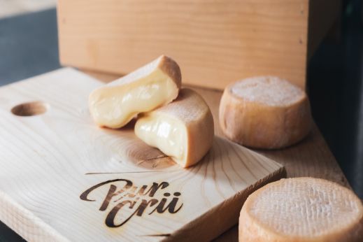 Product Stage PDP product shot Alois